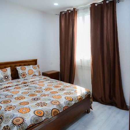 Hostel Les Pins Alger Dış mekan fotoğraf